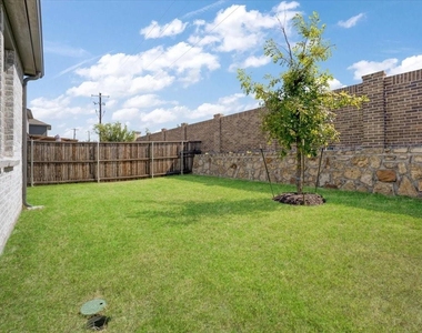 4801 Whitehill Trail - Photo Thumbnail 25