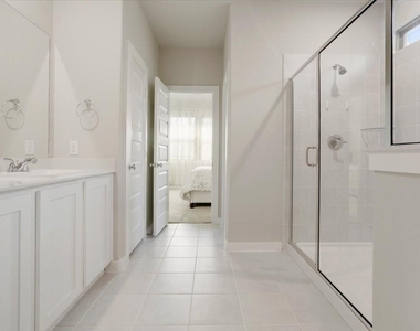 4801 Whitehill Trail - Photo Thumbnail 16