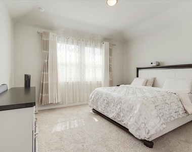 4801 Whitehill Trail - Photo Thumbnail 13