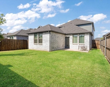 4801 Whitehill Trail - Photo Thumbnail 23