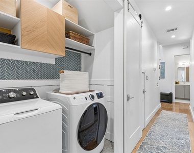4404 Capitol Avenue - Photo Thumbnail 14