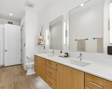 4404 Capitol Avenue - Photo Thumbnail 19