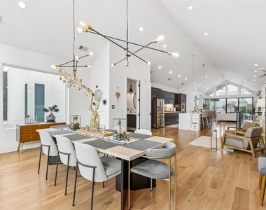 4404 Capitol Avenue - Photo Thumbnail 30