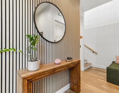 4404 Capitol Avenue - Photo Thumbnail 7