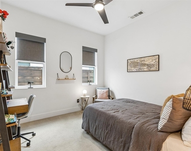 4404 Capitol Avenue - Photo Thumbnail 13