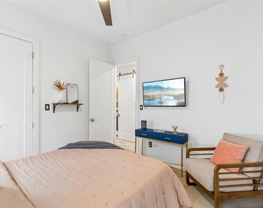 4404 Capitol Avenue - Photo Thumbnail 10
