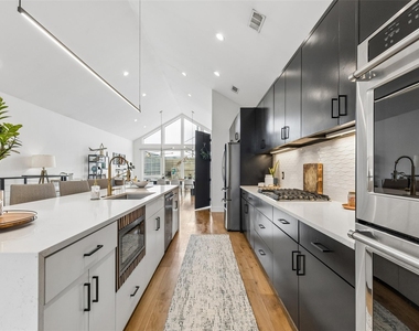 4404 Capitol Avenue - Photo Thumbnail 25