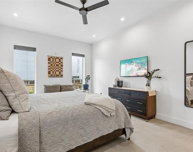 4404 Capitol Avenue - Photo Thumbnail 17