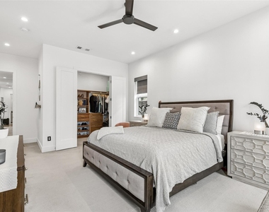 4404 Capitol Avenue - Photo Thumbnail 16