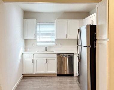 5014 San Jacinto Street - Photo Thumbnail 4