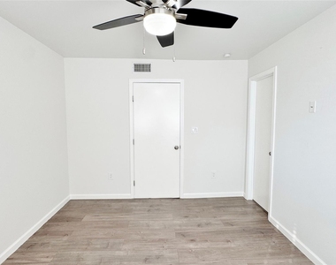 5014 San Jacinto Street - Photo Thumbnail 10