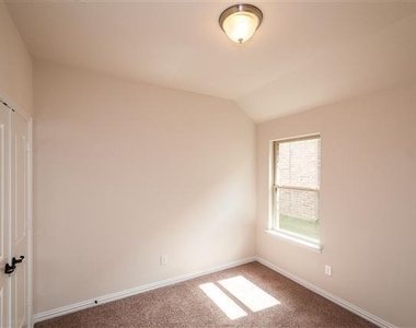 2708 Lake Ridge Drive - Photo Thumbnail 15