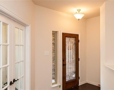 2708 Lake Ridge Drive - Photo Thumbnail 11