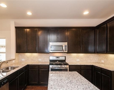 2708 Lake Ridge Drive - Photo Thumbnail 17