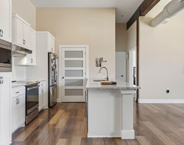 2502 Live Oak Street - Photo Thumbnail 11
