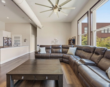 2502 Live Oak Street - Photo Thumbnail 2