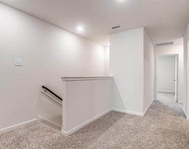 308 Stone Court - Photo Thumbnail 20