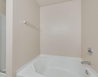 509 Cherrywood Terrace - Photo Thumbnail 16