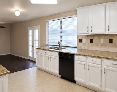 2937 Emberwood Drive - Photo Thumbnail 2