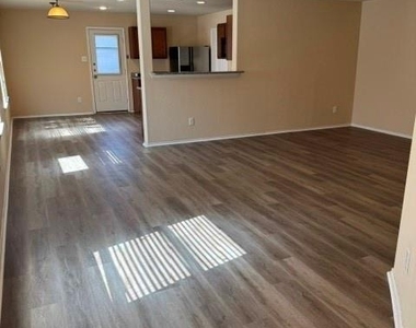 412 Marble Creek Drive - Photo Thumbnail 2