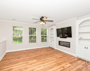 105 Goodson Place - Photo Thumbnail 9