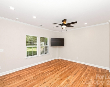 105 Goodson Place - Photo Thumbnail 6