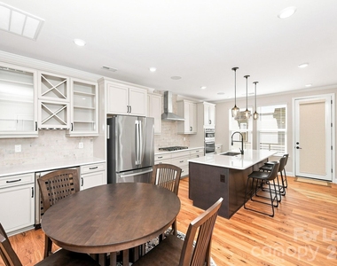 105 Goodson Place - Photo Thumbnail 10