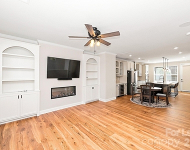 105 Goodson Place - Photo Thumbnail 12