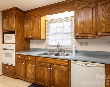 34838 Ellen Road - Photo Thumbnail 17