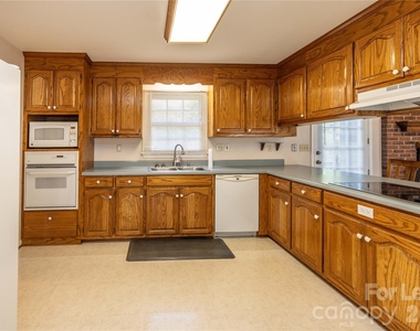 34838 Ellen Road - Photo Thumbnail 14