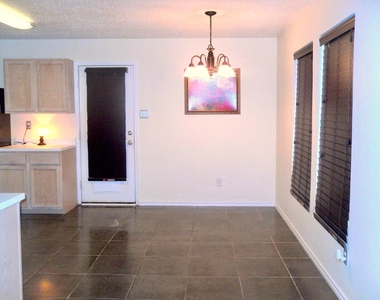 3107 Westview Drive - Photo Thumbnail 3