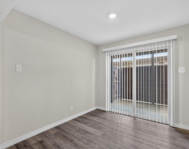 4652 Matilda Street - Photo Thumbnail 15