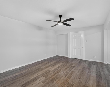 4652 Matilda Street - Photo Thumbnail 5