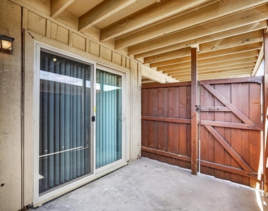 4652 Matilda Street - Photo Thumbnail 34
