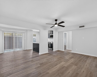 4652 Matilda Street - Photo Thumbnail 7