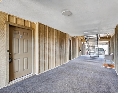 4652 Matilda Street - Photo Thumbnail 4