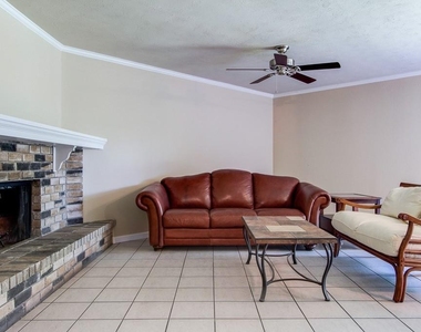 631 Valley View Drive - Photo Thumbnail 1