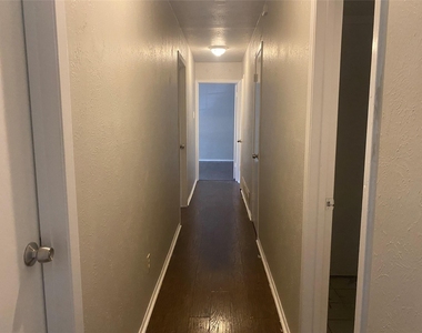 423 Shady Brook Place - Photo Thumbnail 12