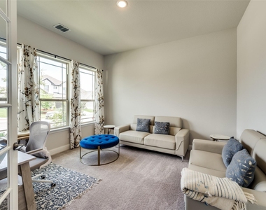 333 Foxthorne Way - Photo Thumbnail 2