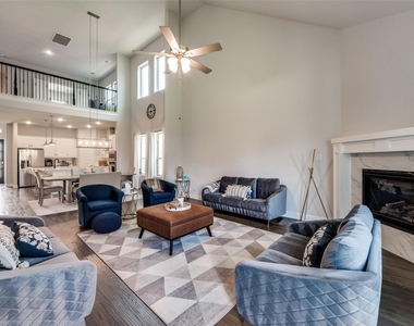 333 Foxthorne Way - Photo Thumbnail 7