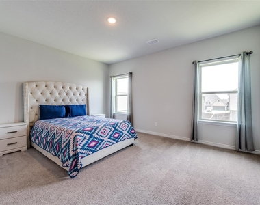333 Foxthorne Way - Photo Thumbnail 24