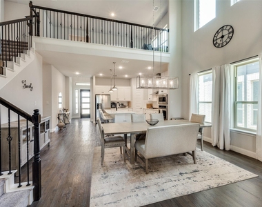 333 Foxthorne Way - Photo Thumbnail 3