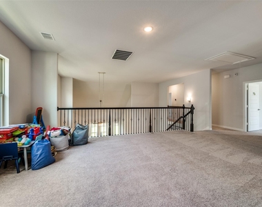 333 Foxthorne Way - Photo Thumbnail 21
