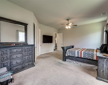 333 Foxthorne Way - Photo Thumbnail 16