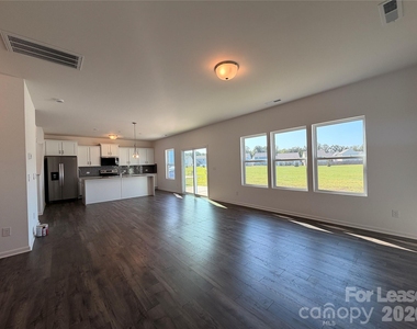 242 Redondo Drive - Photo Thumbnail 3
