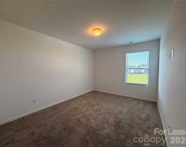 242 Redondo Drive - Photo Thumbnail 13