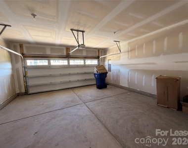 242 Redondo Drive - Photo Thumbnail 7