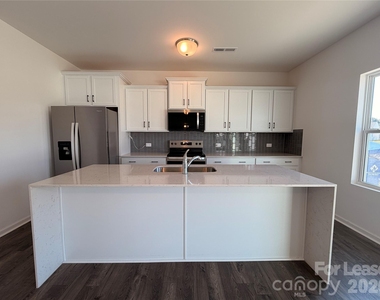 242 Redondo Drive - Photo Thumbnail 4