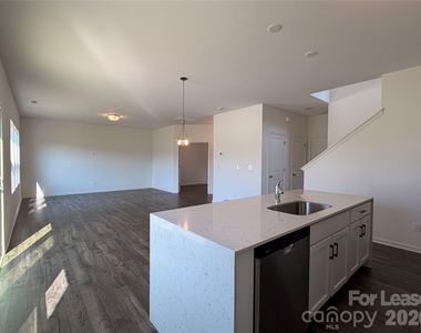242 Redondo Drive - Photo Thumbnail 5