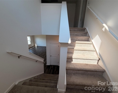 242 Redondo Drive - Photo Thumbnail 8